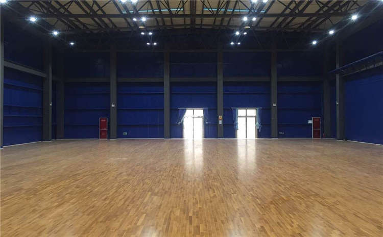 專業的排球館木地板怎么翻新？
